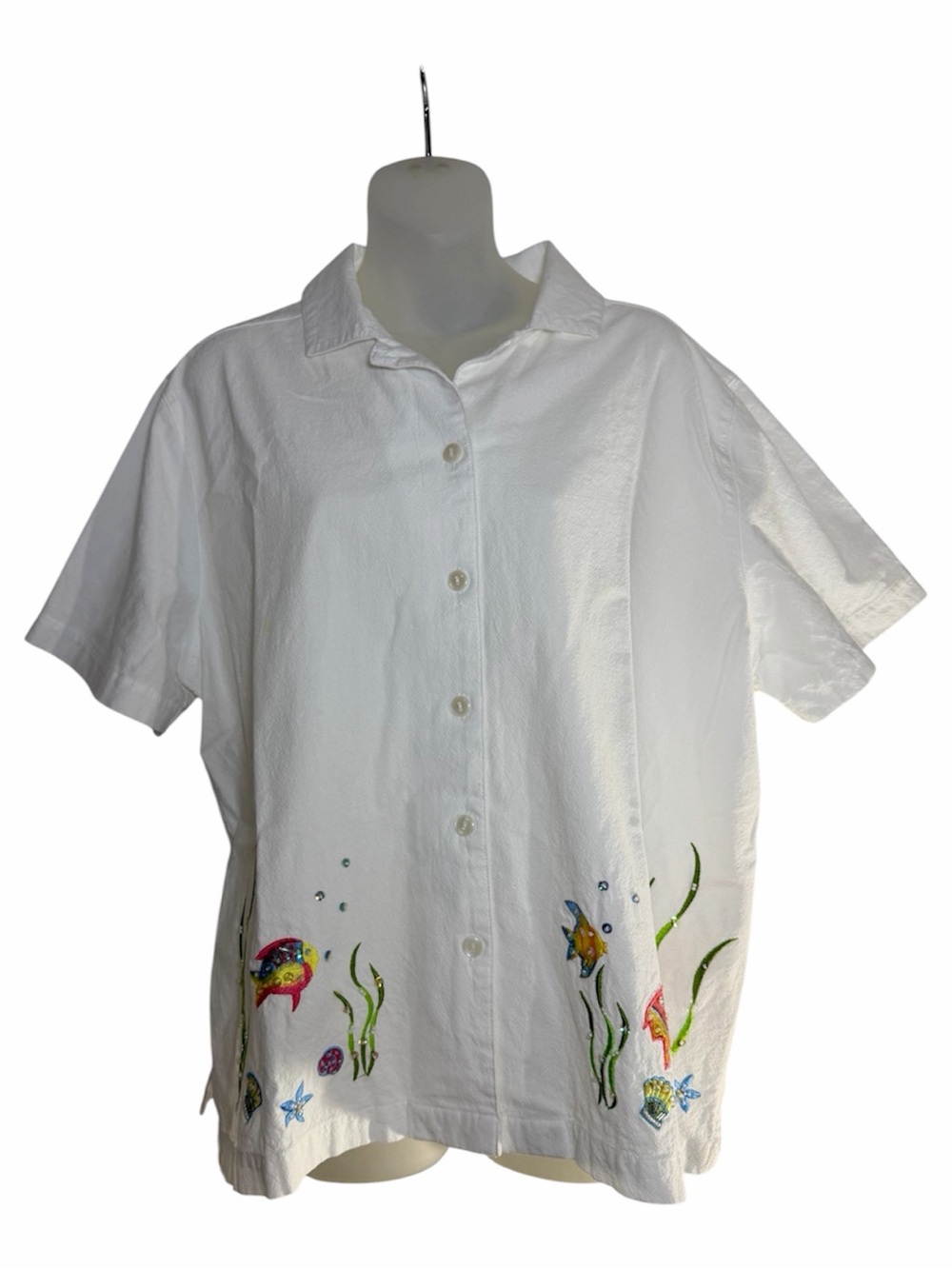 Jane Ashley Women’s 1X White Embroidered Tropical Fish Beaded Button-Up Shirt